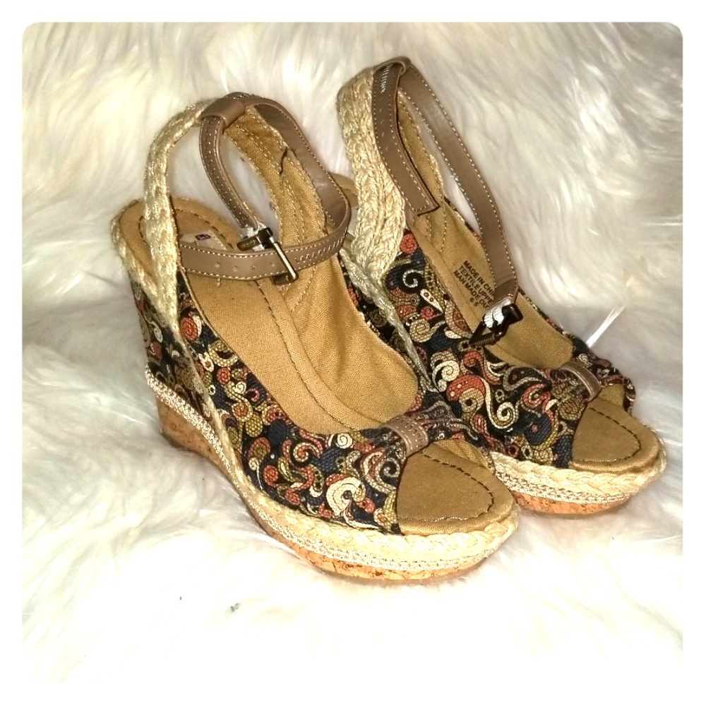 Patterned wedges